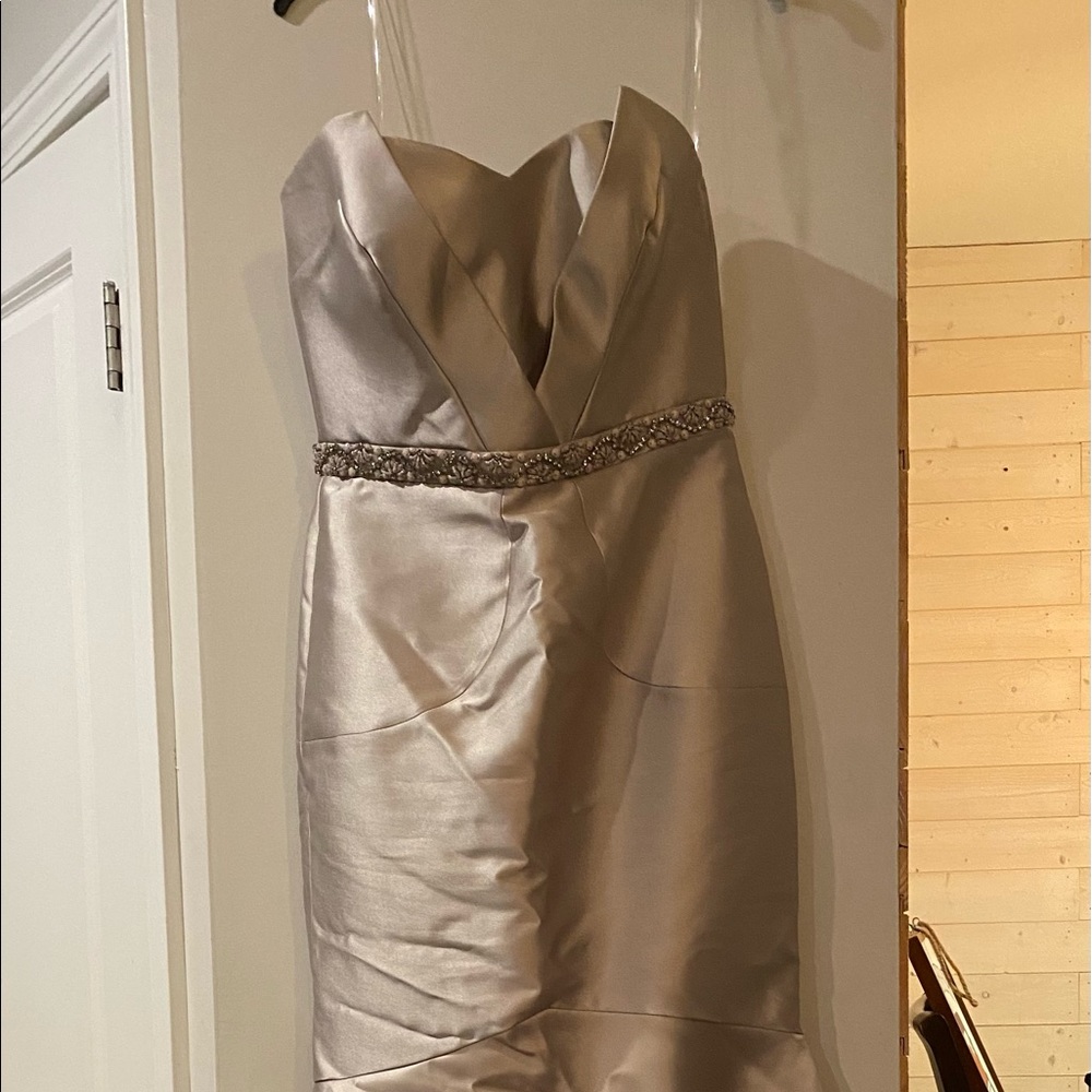 Brand: 
JS Collections Women's Mikado Strapless Bustier gown. Sweetheart Neck